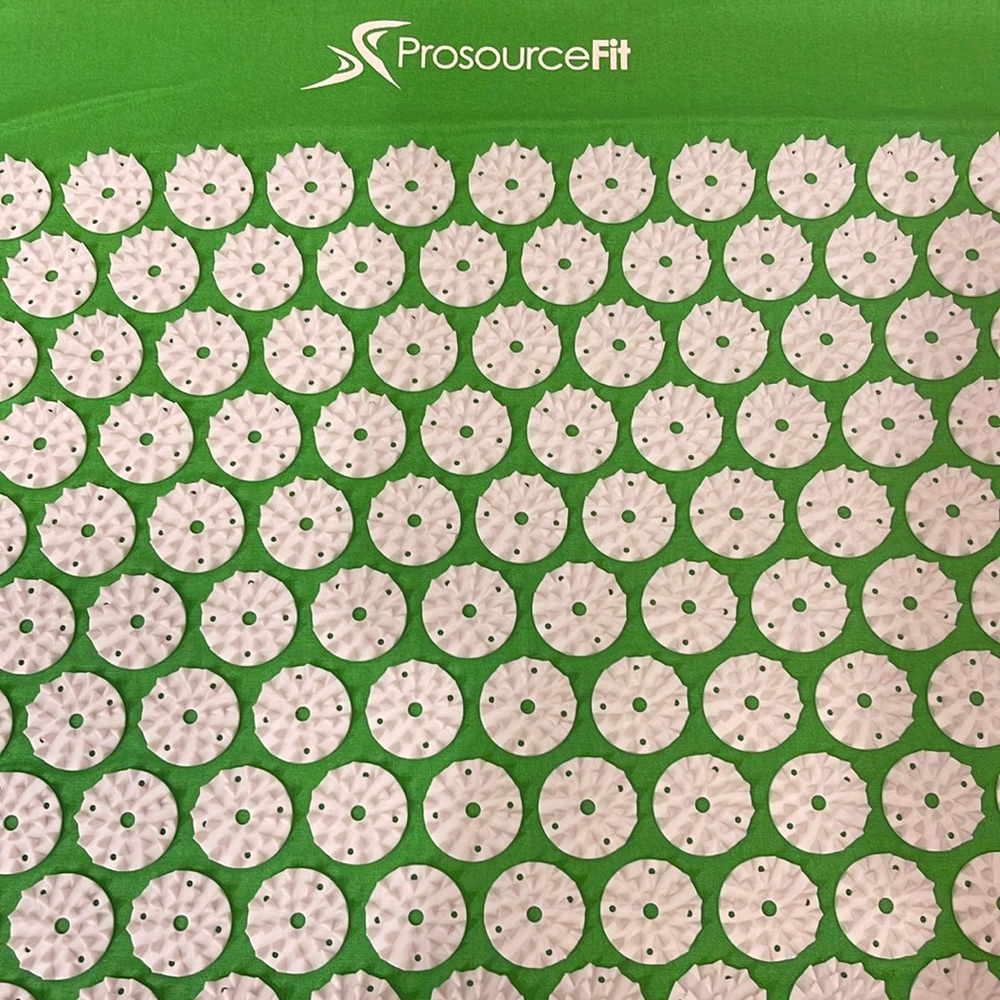 NWOT Green ProsourceFit Mat and pillow for pain relief and better sleep💚